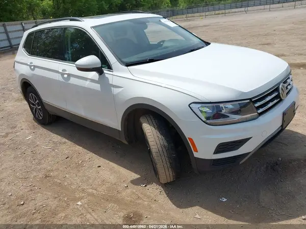 3VV2B7AX7JM198406 2018 VOLKSWAGEN TIGUAN - Image 1