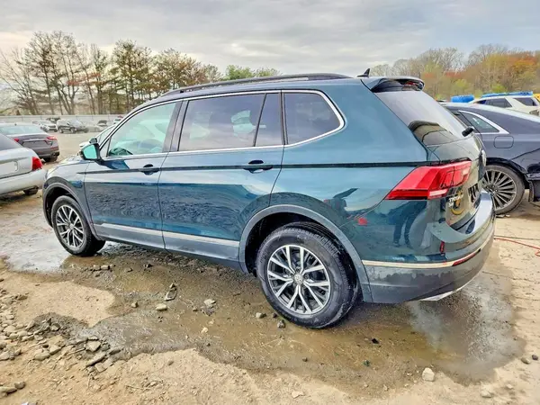 3VV2B7AX7JM200767 2018 VOLKSWAGEN TIGUAN - Image 2