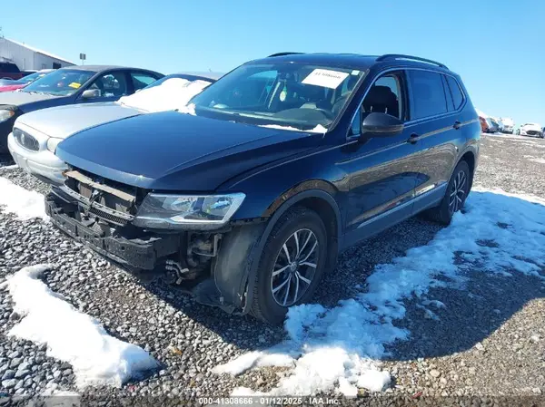 3VV2B7AX7JM204933 2018 VOLKSWAGEN TIGUAN - Image 2