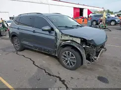 3VV2B7AX7JM206097 2018 VOLKSWAGEN TIGUAN