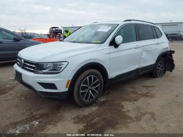 3VV2B7AX7KM025051 2019 VOLKSWAGEN TIGUAN - Image 2
