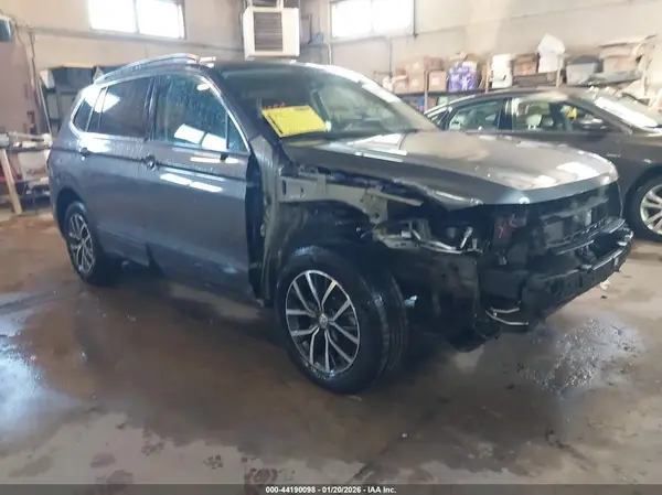 3VV2B7AX7KM102646 2019 VOLKSWAGEN TIGUAN - Image 1