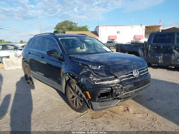 3VV2B7AX7LM024578 2020 VOLKSWAGEN TIGUAN - Image 1