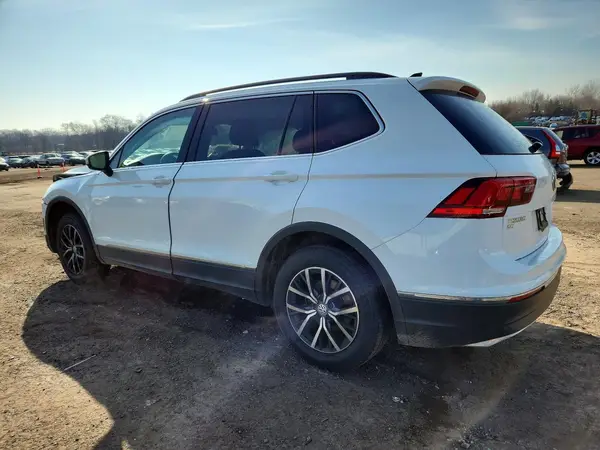 3VV2B7AX7LM064398 2020 VOLKSWAGEN TIGUAN - Image 2