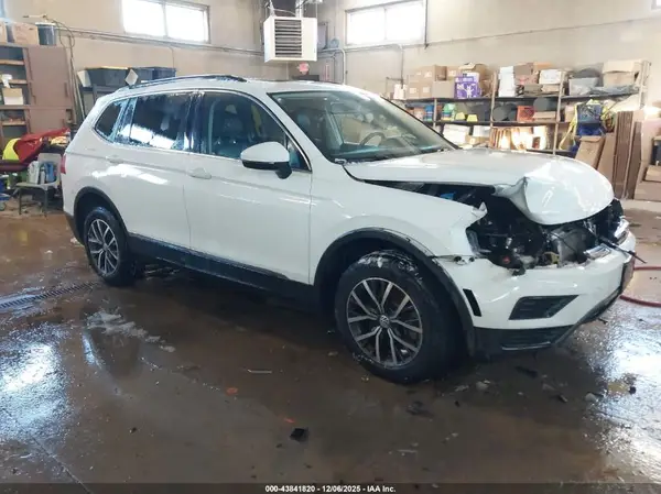 3VV2B7AX7LM096736 2020 VOLKSWAGEN TIGUAN - Image 1
