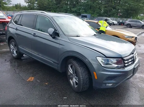 3VV2B7AX7LM105872 2020 VOLKSWAGEN TIGUAN - Image 1