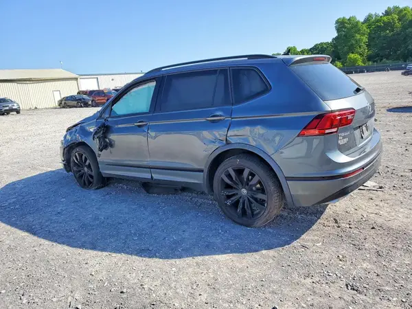 3VV2B7AX7LM109212 2020 VOLKSWAGEN TIGUAN - Image 2
