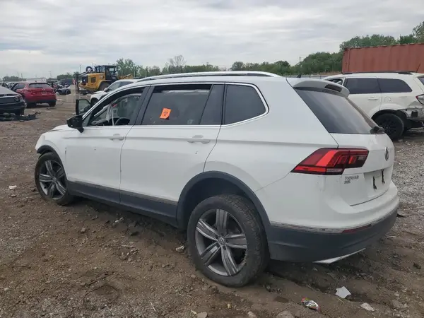 3VV2B7AX7LM126611 2020 VOLKSWAGEN TIGUAN - Image 2