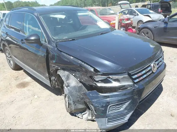 3VV2B7AX7LM148379 2020 VOLKSWAGEN TIGUAN - Image 1