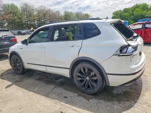 3VV2B7AX7LM173623 2020 VOLKSWAGEN TIGUAN - Image 2