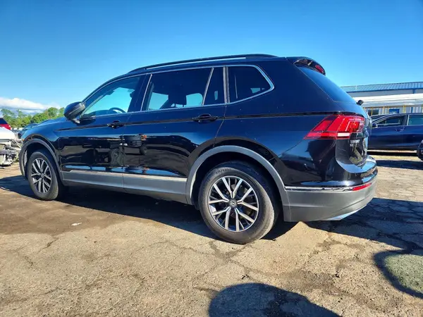3VV2B7AX7LM181799 2020 VOLKSWAGEN TIGUAN - Image 2