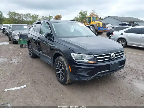 3VV2B7AX7MM011394 2021 VOLKSWAGEN TIGUAN - Image 1