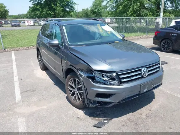 3VV2B7AX7MM071952 2021 VOLKSWAGEN TIGUAN - Image 1