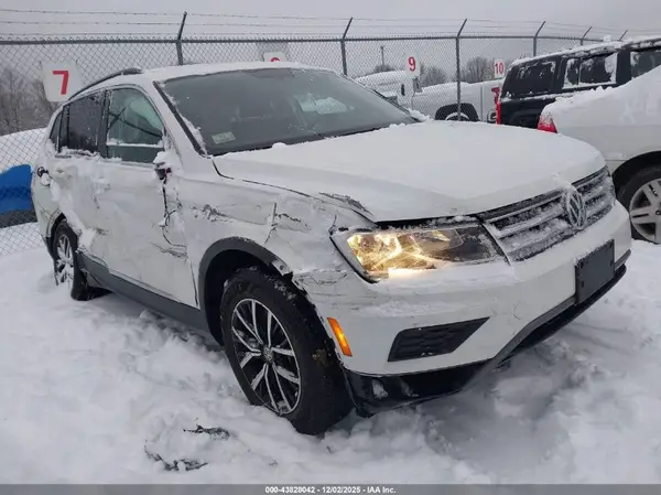 3VV2B7AX7MM085365 2021 VOLKSWAGEN TIGUAN - Image 1