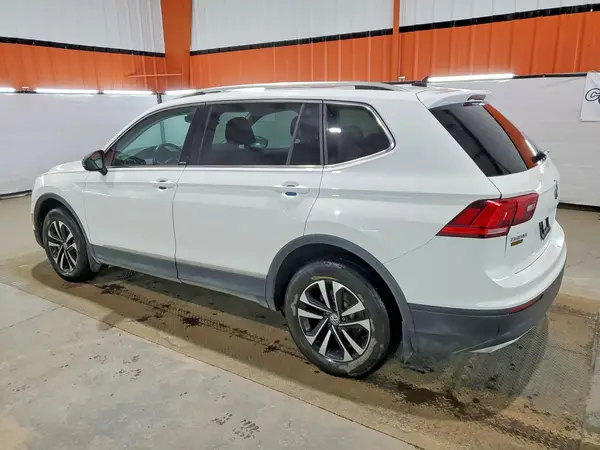 3VV2B7AX7MM098942 2021 VOLKSWAGEN TIGUAN - Image 2