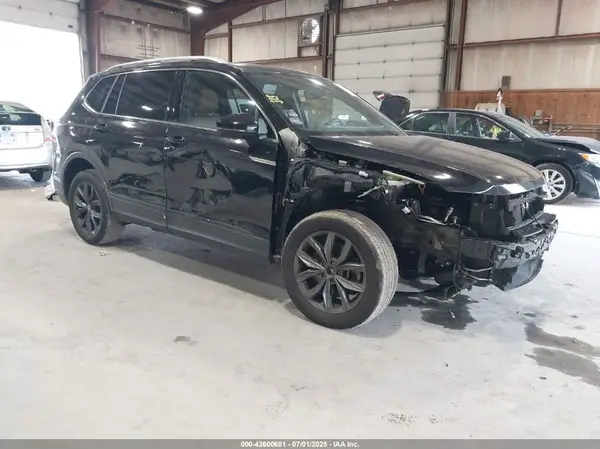 3VV2B7AX7NM078742 2022 VOLKSWAGEN TIGUAN - Image 1