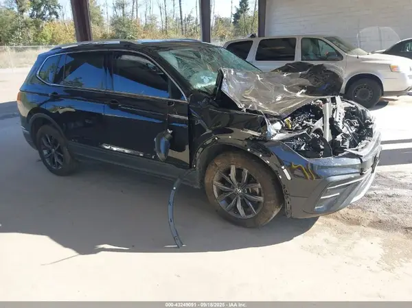 3VV2B7AX7NM094262 2022 VOLKSWAGEN TIGUAN - Image 1