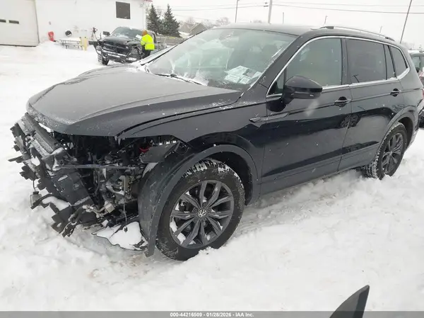 3VV2B7AX7NM165704 2022 VOLKSWAGEN TIGUAN - Image 2