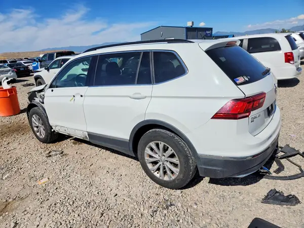 3VV2B7AX8JM000545 2018 VOLKSWAGEN TIGUAN - Image 2