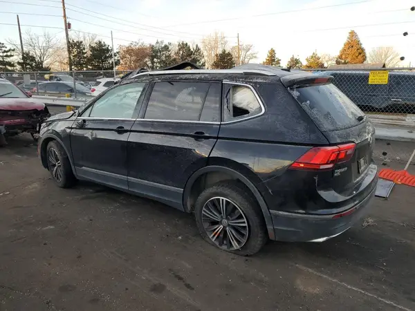 3VV2B7AX8JM009827 2018 VOLKSWAGEN TIGUAN - Image 2