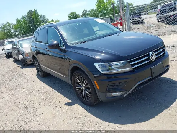 3VV2B7AX8JM011058 2018 VOLKSWAGEN TIGUAN - Image 1