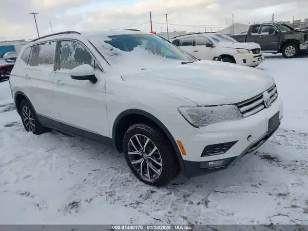 3VV2B7AX8JM020343 2018 VOLKSWAGEN TIGUAN - Image 1