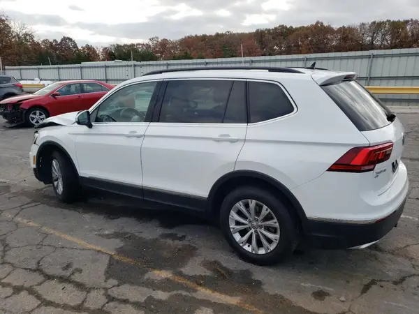 3VV2B7AX8JM022271 2018 VOLKSWAGEN TIGUAN - Image 2