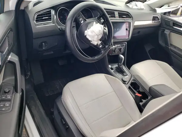 3VV2B7AX8JM022271 2018 VOLKSWAGEN TIGUAN - Image 8