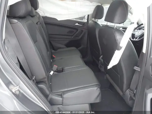 3VV2B7AX8JM027874 2018 VOLKSWAGEN TIGUAN - Image 8