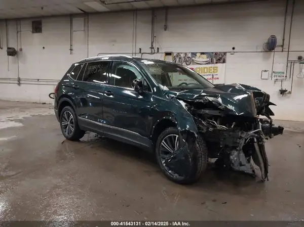 3VV2B7AX8JM029222 2018 VOLKSWAGEN TIGUAN - Image 1