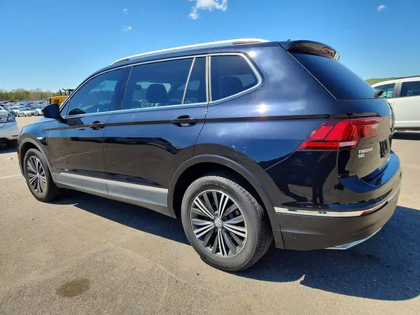 3VV2B7AX8JM032878 2018 VOLKSWAGEN TIGUAN - Image 2