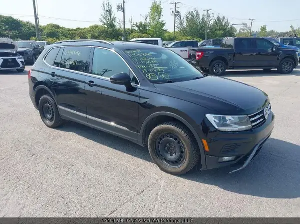 3VV2B7AX8JM036915 2018 VOLKSWAGEN TIGUAN - Image 1