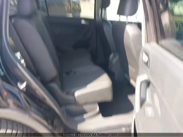 3VV2B7AX8JM036915 2018 VOLKSWAGEN TIGUAN - Image 8