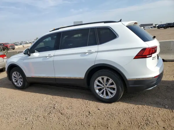 3VV2B7AX8JM037868 2018 VOLKSWAGEN TIGUAN - Image 2