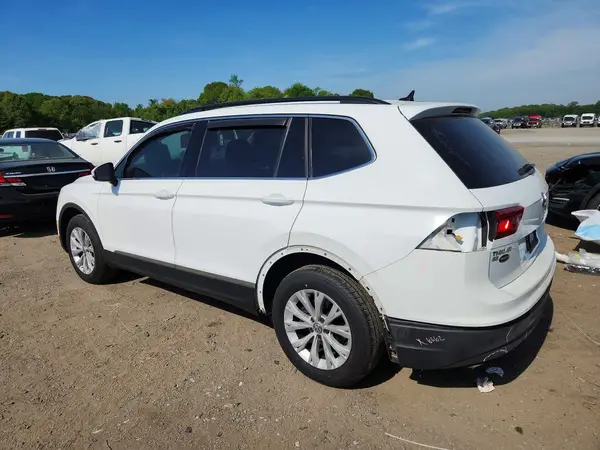 3VV2B7AX8JM042259 2018 VOLKSWAGEN TIGUAN - Image 2