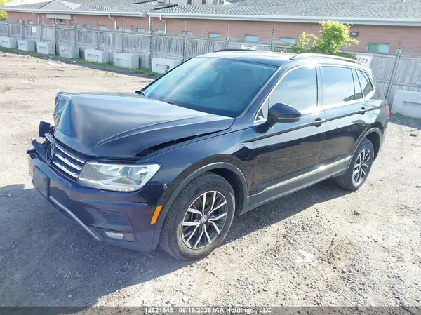 3VV2B7AX8JM062267 2018 VOLKSWAGEN TIGUAN - Image 2