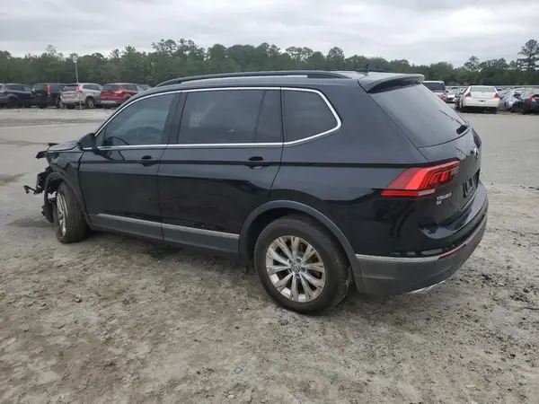 3VV2B7AX8JM080476 2018 VOLKSWAGEN TIGUAN - Image 2