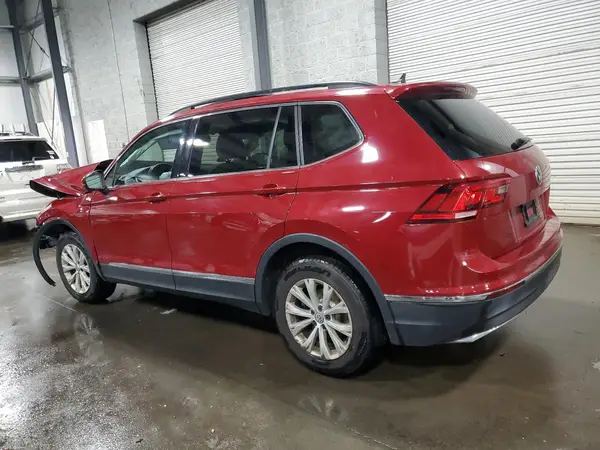 3VV2B7AX8JM091235 2018 VOLKSWAGEN TIGUAN - Image 2