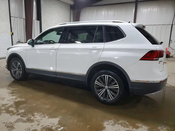 3VV2B7AX8JM097309 2018 VOLKSWAGEN TIGUAN - Image 2