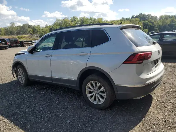 3VV2B7AX8JM100502 2018 VOLKSWAGEN TIGUAN - Image 2
