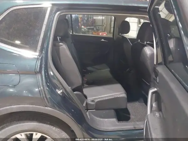 3VV2B7AX8JM113976 2018 VOLKSWAGEN TIGUAN - Image 8