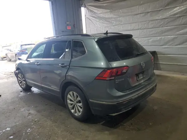 3VV2B7AX8JM121205 2018 VOLKSWAGEN TIGUAN - Image 2