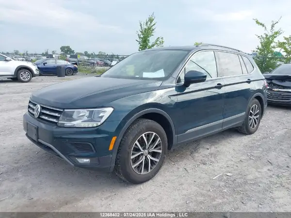 3VV2B7AX8JM130728 2018 VOLKSWAGEN TIGUAN - Image 2