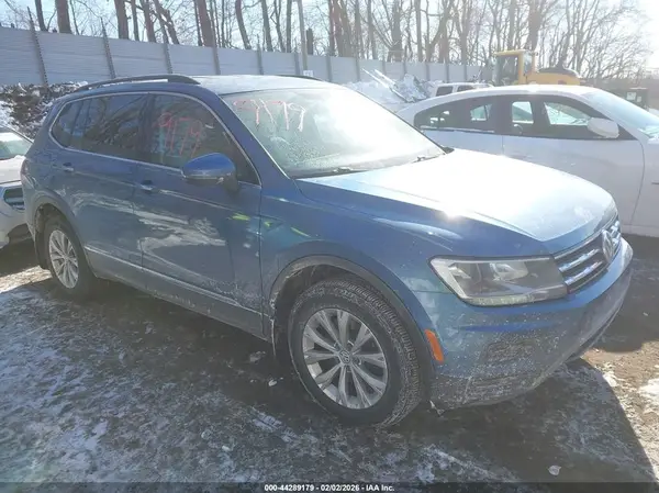 3VV2B7AX8JM142488 2018 VOLKSWAGEN TIGUAN - Image 1