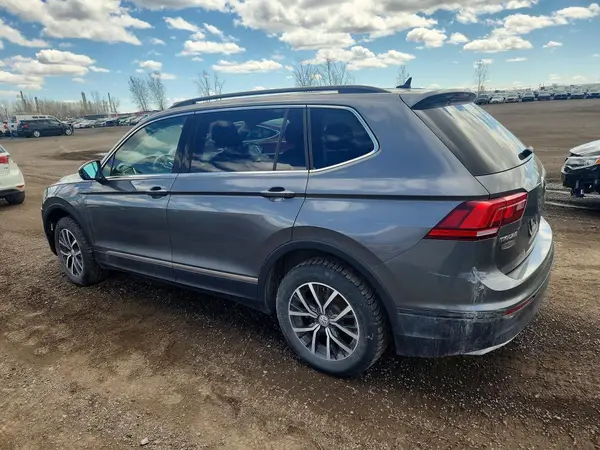 3VV2B7AX8JM157282 2018 VOLKSWAGEN TIGUAN - Image 2