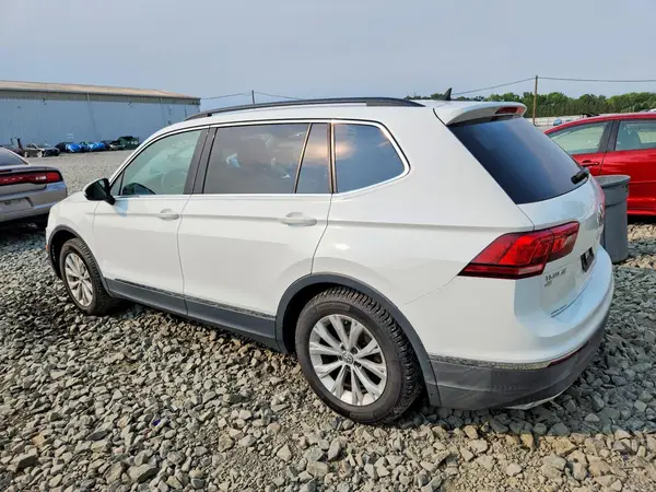 3VV2B7AX8JM161266 2018 VOLKSWAGEN TIGUAN - Image 2