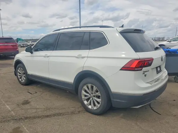 3VV2B7AX8JM161350 2018 VOLKSWAGEN TIGUAN - Image 2