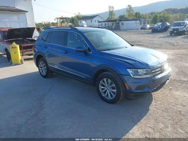 3VV2B7AX8JM166418 2018 VOLKSWAGEN TIGUAN - Image 1