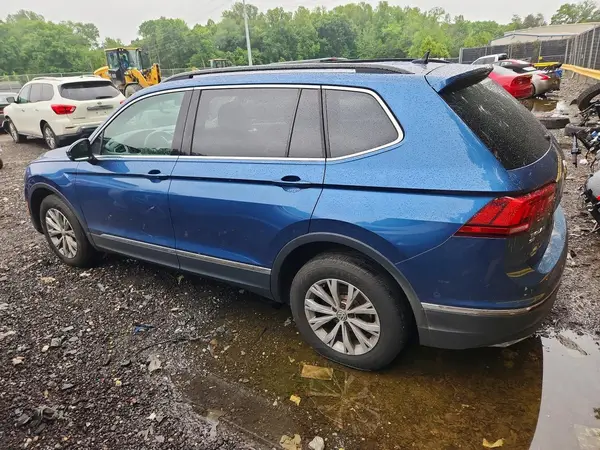 3VV2B7AX8JM178150 2018 VOLKSWAGEN TIGUAN - Image 2