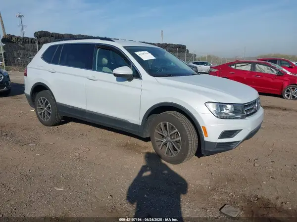 3VV2B7AX8JM195370 2018 VOLKSWAGEN TIGUAN - Image 1
